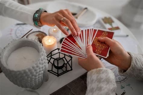 tarot gratuit oui non|Tarot Oui Non : Obtenez des Réponses Immédiates。